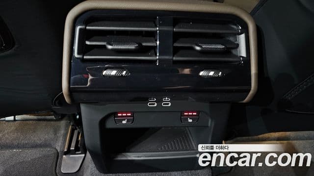 BMW 5 Series 2025 — Photo 20/32
