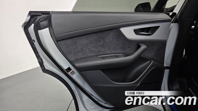 Audi Q8 2026 — Şəkil 1/36