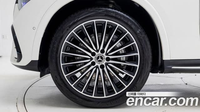 Mercedes-Benz GLC-Class 2025 — Photo 9/19