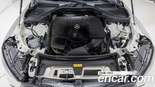 Mercedes-Benz GLC-Class 2025 — Photo 8/19
