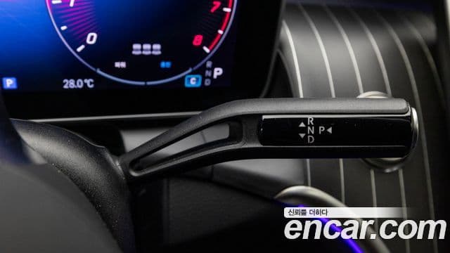 Mercedes-Benz GLC-Class 2025 — Photo 14/19