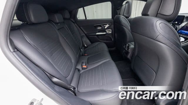 Mercedes-Benz GLC-Class 2025 — Photo 2/19