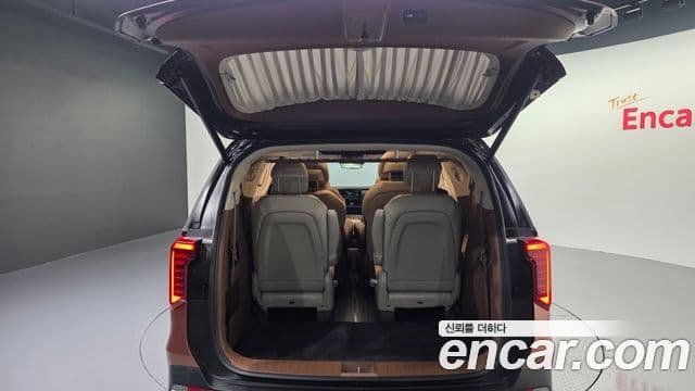 Kia Carnival 2024 — Şəkil 16/39