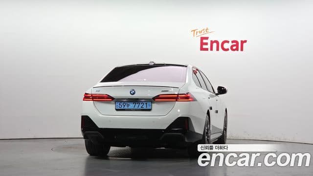 BMW i5 2024 — ფოტო 1/36
