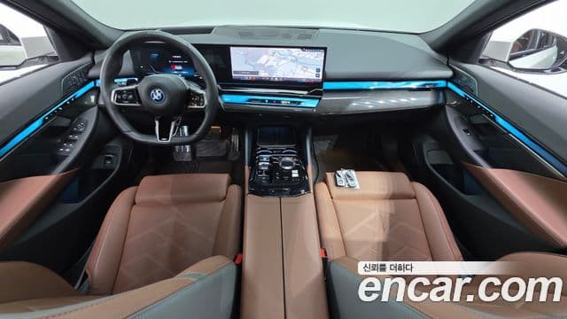 BMW i5 2024 — ფოტო 14/36