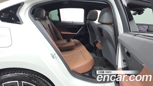 BMW i5 2024 — ფოტო 30/36