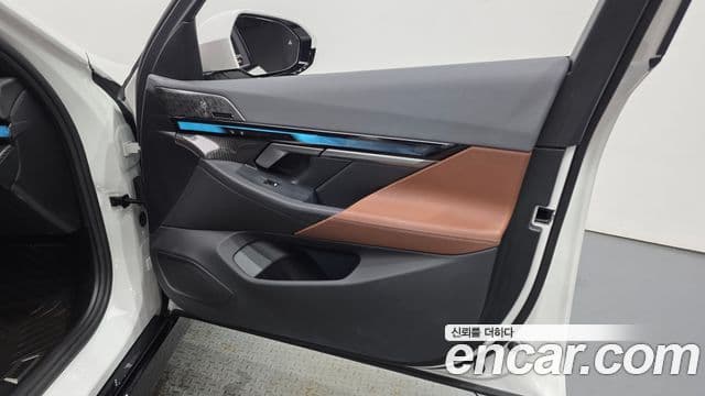 BMW i5 2024 — ფოტო 10/36