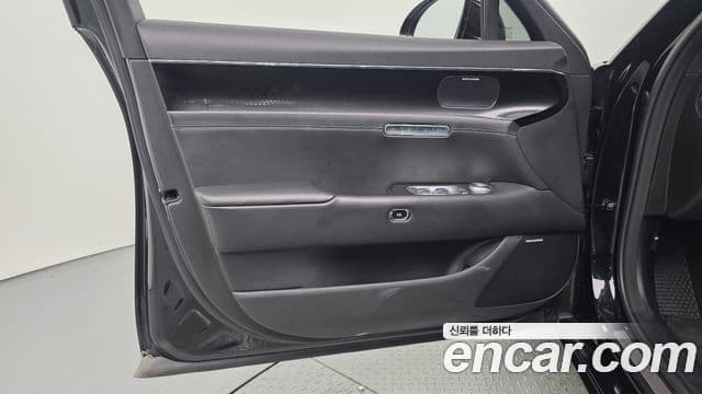 Genesis G90 2023 — Şəkil 33/37