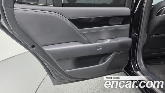 Genesis G90 2023 — Şəkil 17/37