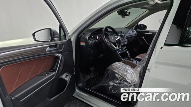 Volkswagen Tiguan Allspace 2022 — Photo 27/34