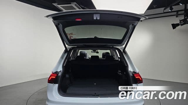 Volkswagen Tiguan Allspace 2022 — Photo 26/34