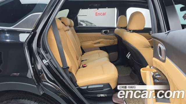 Kia Sorento 2021 — Фото 11/20