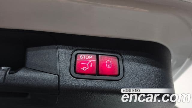Mercedes-Benz EQB 2023 — ფოტო 5/20