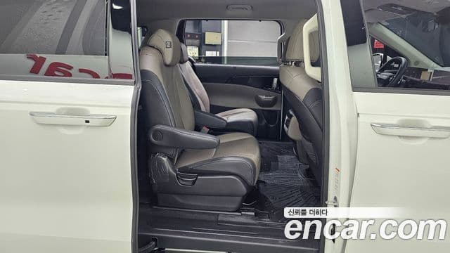 Kia Carnival 2025 — Фото 12/20
