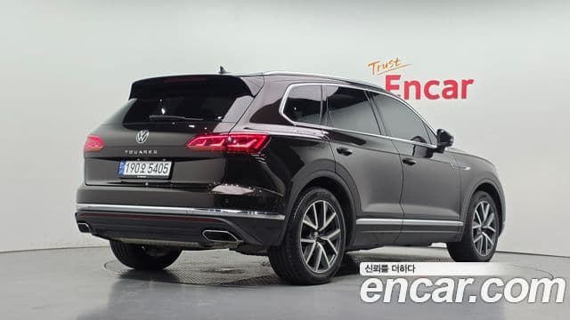 Volkswagen Touareg 2023 — Şəkil 24/37