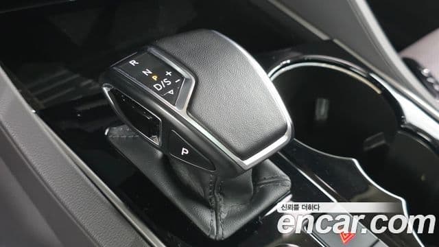 Volkswagen Touareg 2023 — Şəkil 18/37