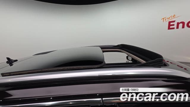 Volkswagen Touareg 2023 — Şəkil 28/37