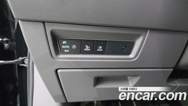 Volkswagen Touareg 2023 — Şəkil 21/37