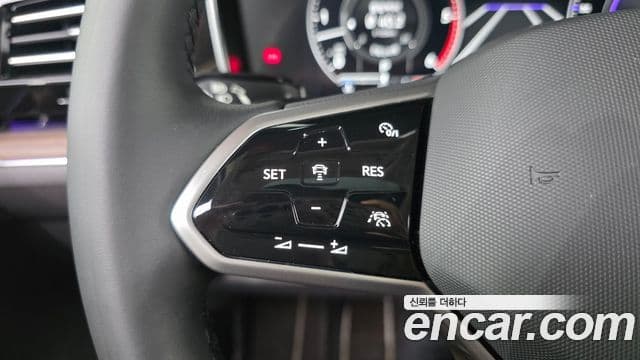 Volkswagen Touareg 2023 — Şəkil 33/37