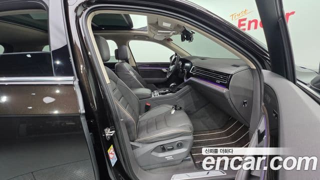 Volkswagen Touareg 2023 — Şəkil 30/37