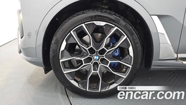 BMW X7 2023 — ფოტო 2/40