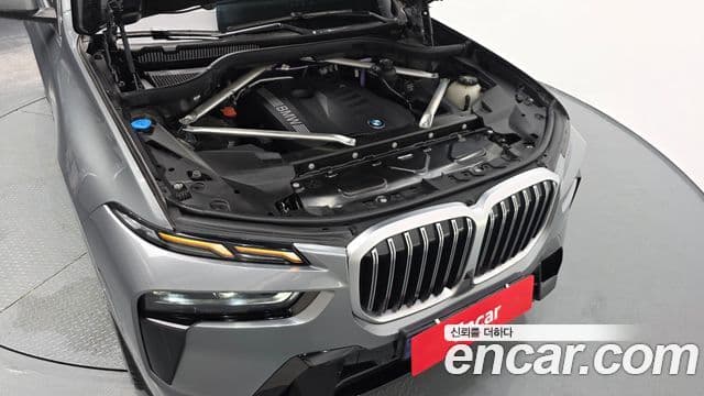 BMW X7 2023 — ფოტო 31/40
