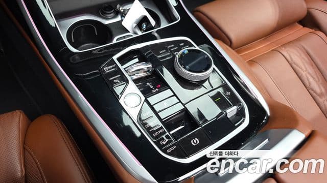 BMW X7 2023 — ფოტო 7/40