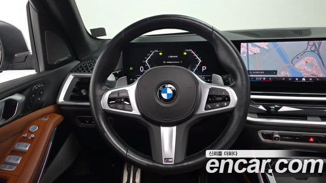 BMW X7 2023 — ფოტო 38/40