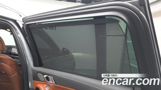 BMW X7 2023 — ფოტო 14/40