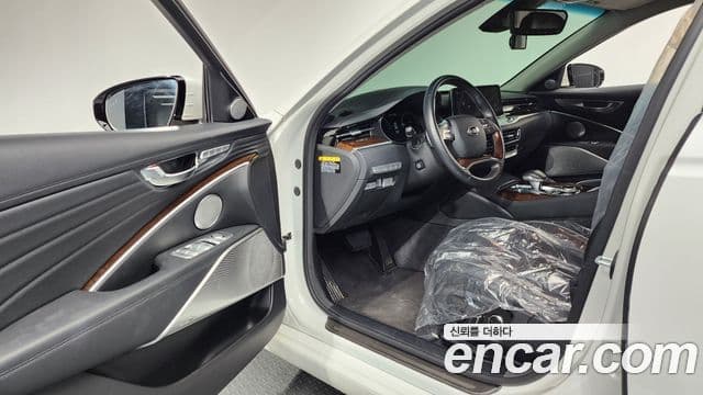Kia The K9 2018 — Photo 13/35