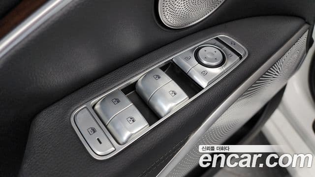 Kia The K9 2018 — Photo 28/35