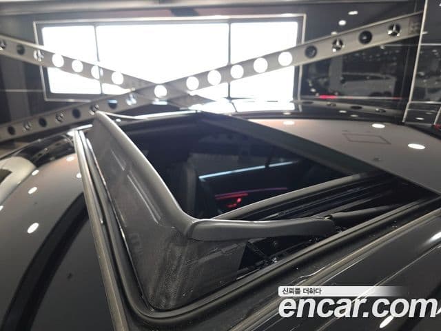 Mercedes-Benz E-Class 2025 — Photo 12/20
