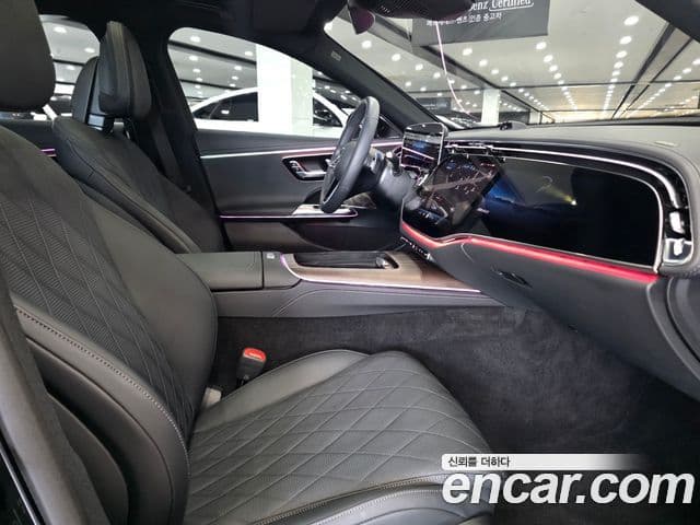 Mercedes-Benz E-Class 2025 — Photo 16/20