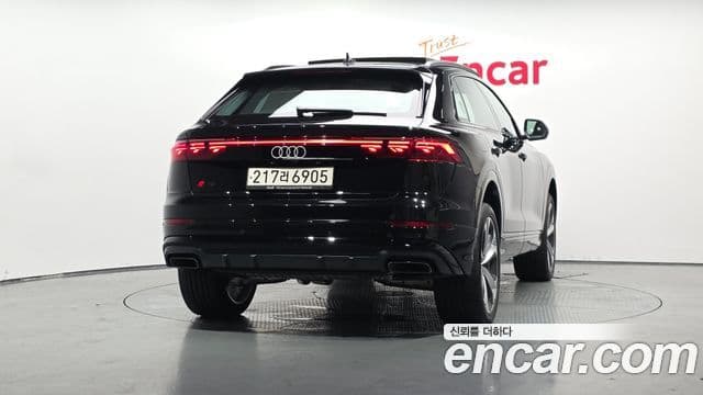 Audi Q8 2024 — Photo 10/20