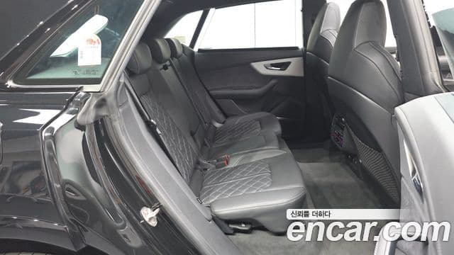 Audi Q8 2024 — Photo 4/20
