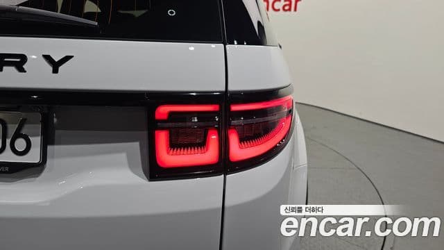 Land Rover Discovery Sport 2024 — Фото 19/20