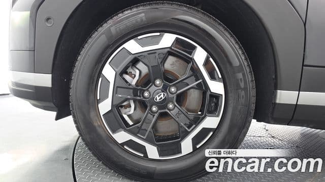 Hyundai Santa Fe 2024 — ფოტო 17/37
