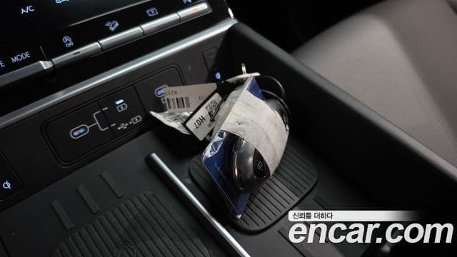 Hyundai Santa Fe 2024 — ფოტო 9/37