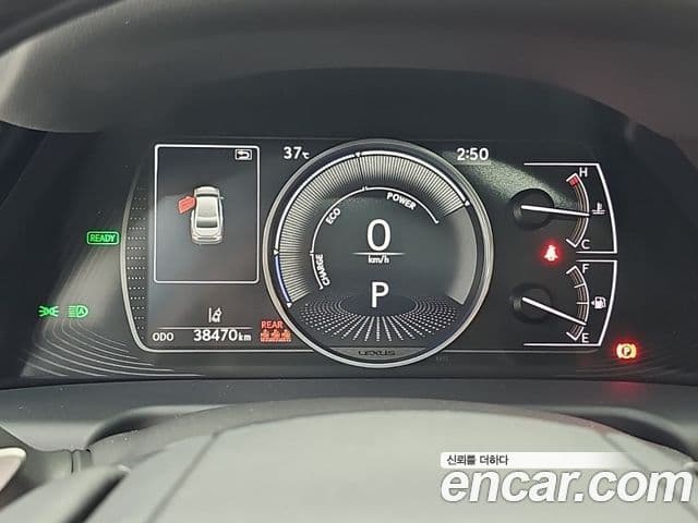 Lexus ES300h 2024 — ფოტო 18/19