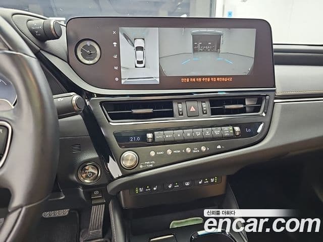 Lexus ES300h 2024 — ფოტო 5/19