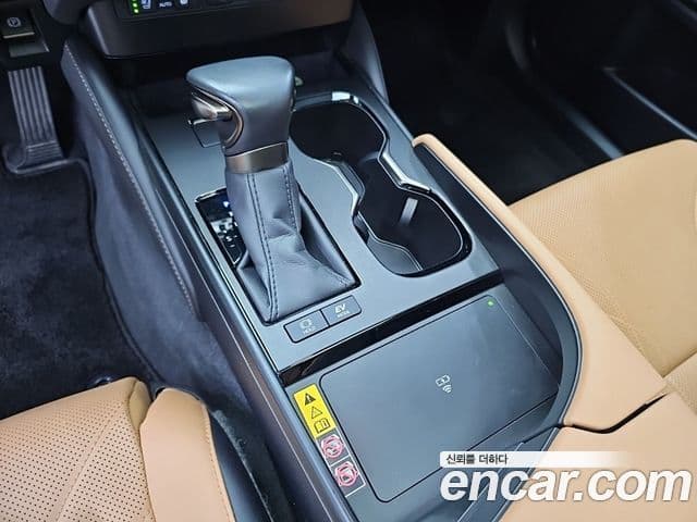 Lexus ES300h 2024 — ფოტო 19/19