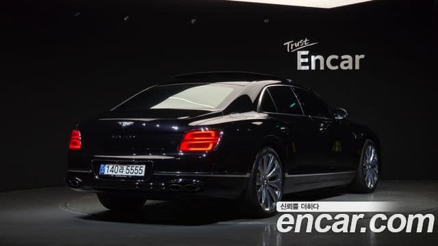 Bentley Flying Spur 2021 — Фото 2/20