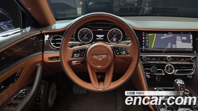 Bentley Flying Spur 2021 — Фото 13/20