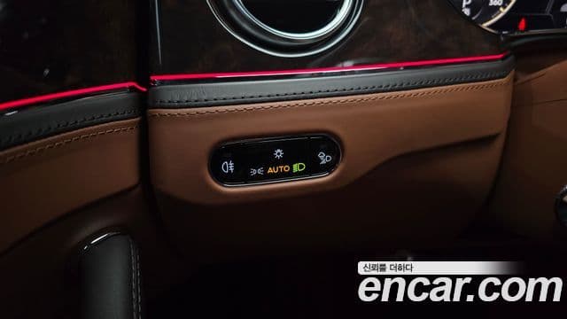 Bentley Flying Spur 2021 — Şəkil 17/37