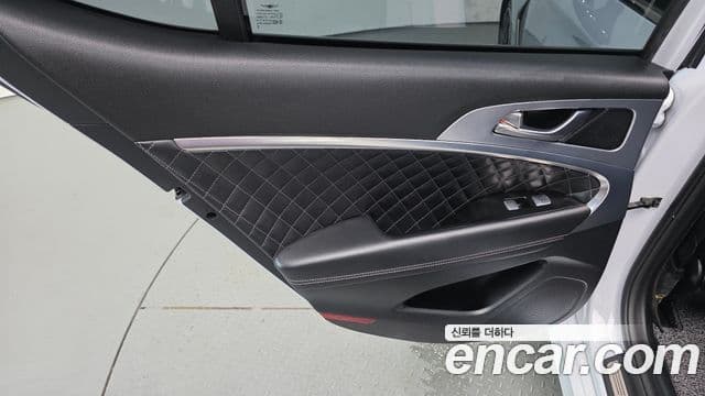 Genesis G70 2018 — Photo 8/33