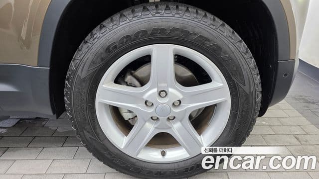 Land Rover Defender 2021 — Photo 19/32