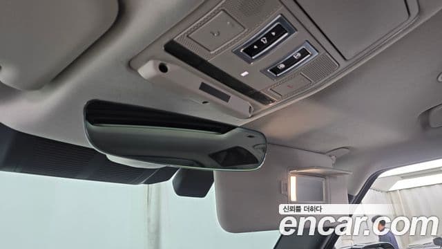 Land Rover Defender 2021 — Photo 14/32