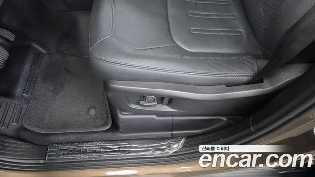 Land Rover Defender 2021 — Photo 7/32