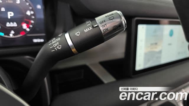 Land Rover Defender 2021 — Photo 30/32