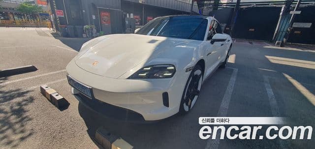 Porsche Taycan 2025 — ფოტო 2/16